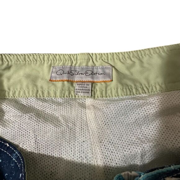 Quiksilver Edition ~ Mens White and Blue Floral Boardshorts ~ size 36 - Picture 9 of 14